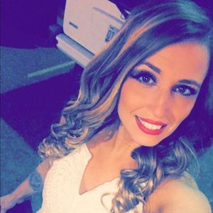 Meet your Posher, Janessa